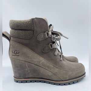 UGG Women's Waterproof Wedge Boots‎ - Taupe
